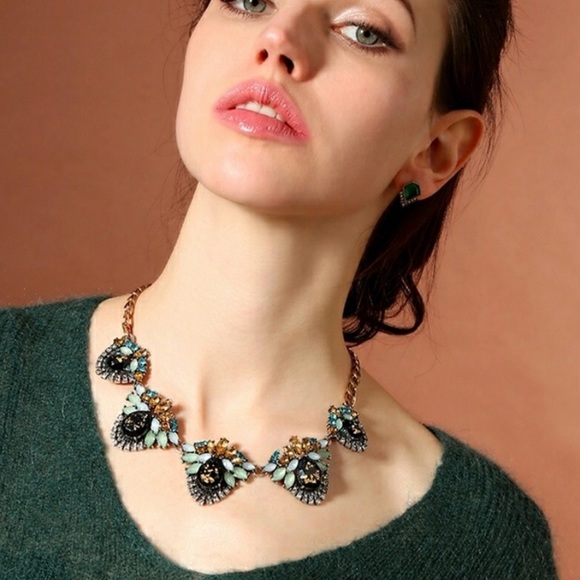 Statement Necklace - Picture 3 of 7